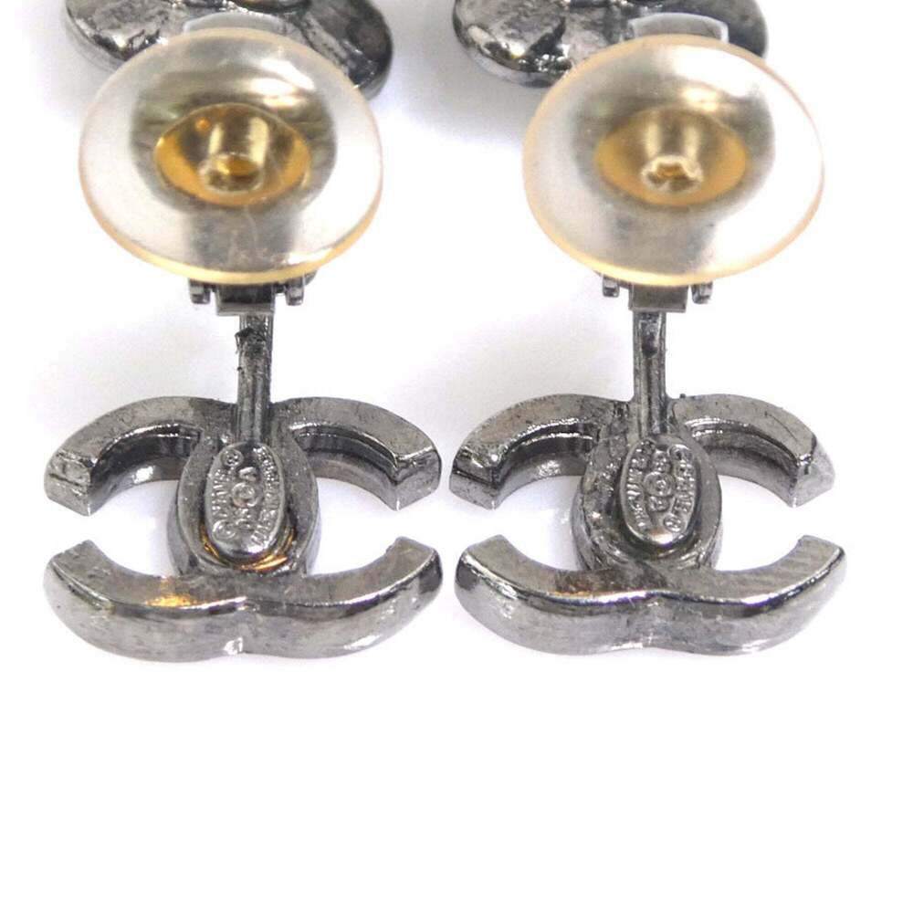CHANEL Authentic Earrings - Picture 7 of 8